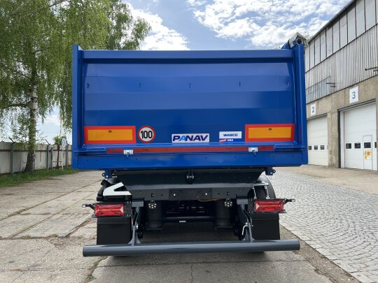 Tipper tandem trailers